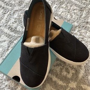 Toms women size 5.5